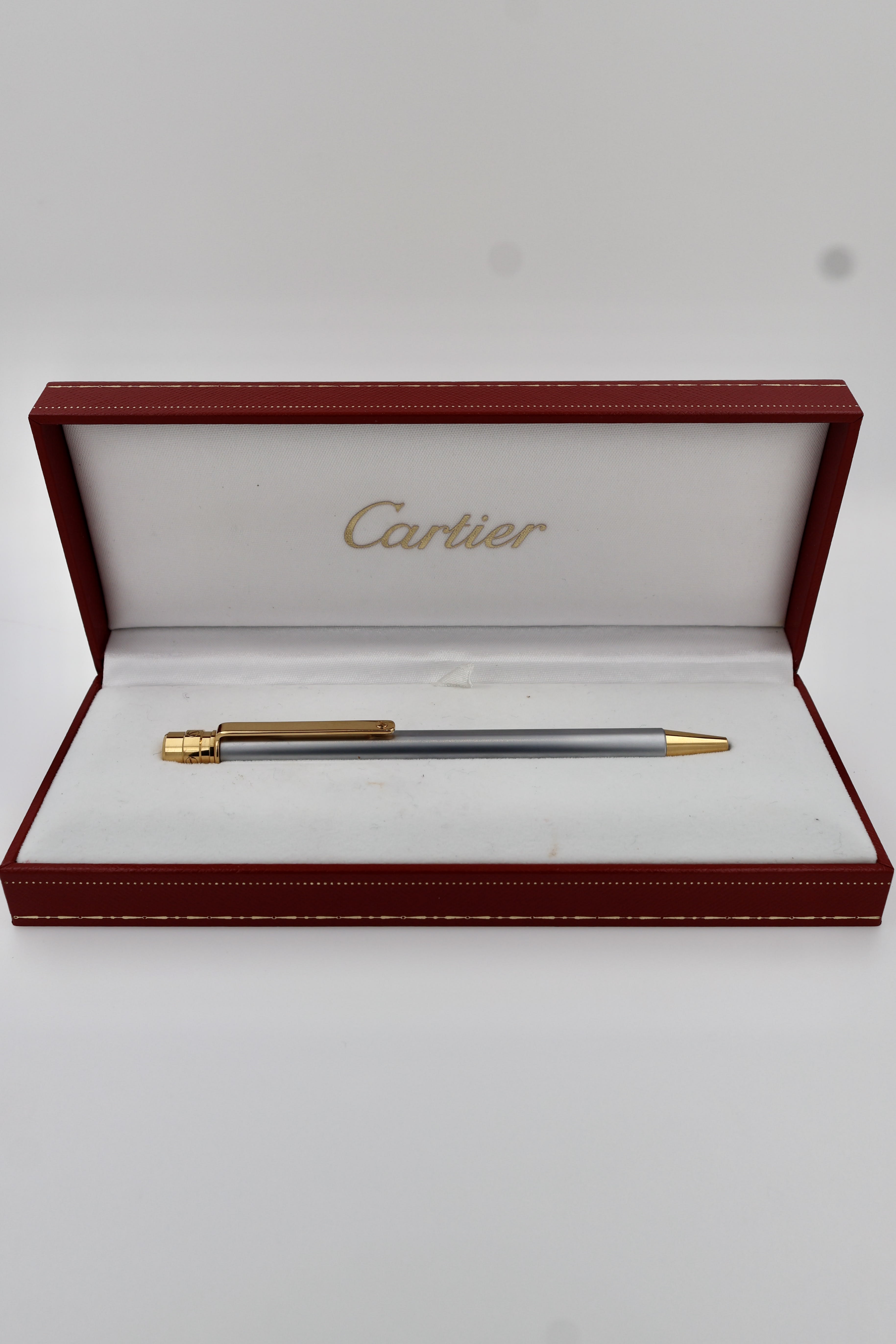 Cartier  Stylo Bille Must Ballpoint Pen view 2