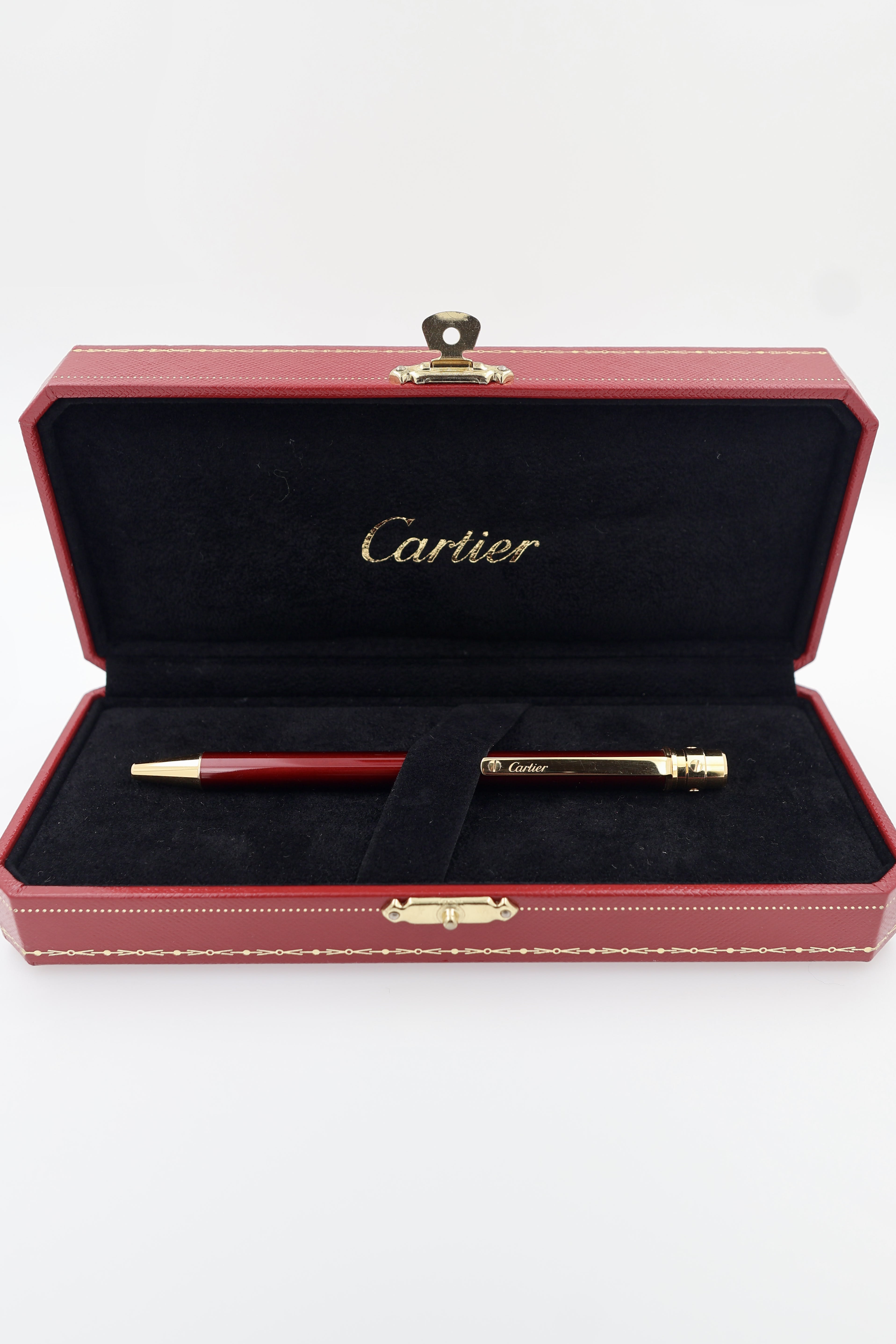 Cartier Ballpoint Pen Santos Bordeaux Lacquer view 2