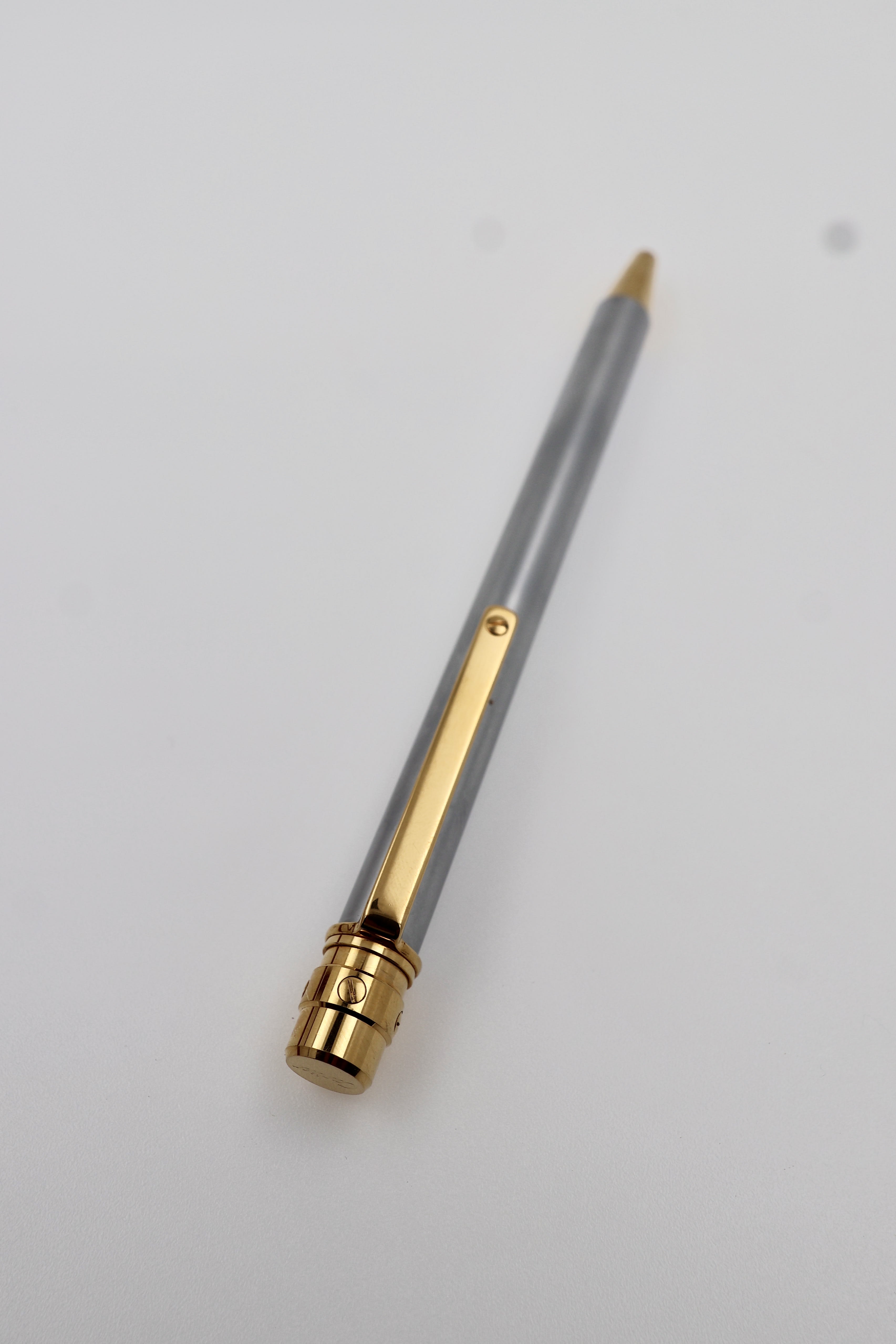 Cartier  Stylo Bille Must Ballpoint Pen view 4