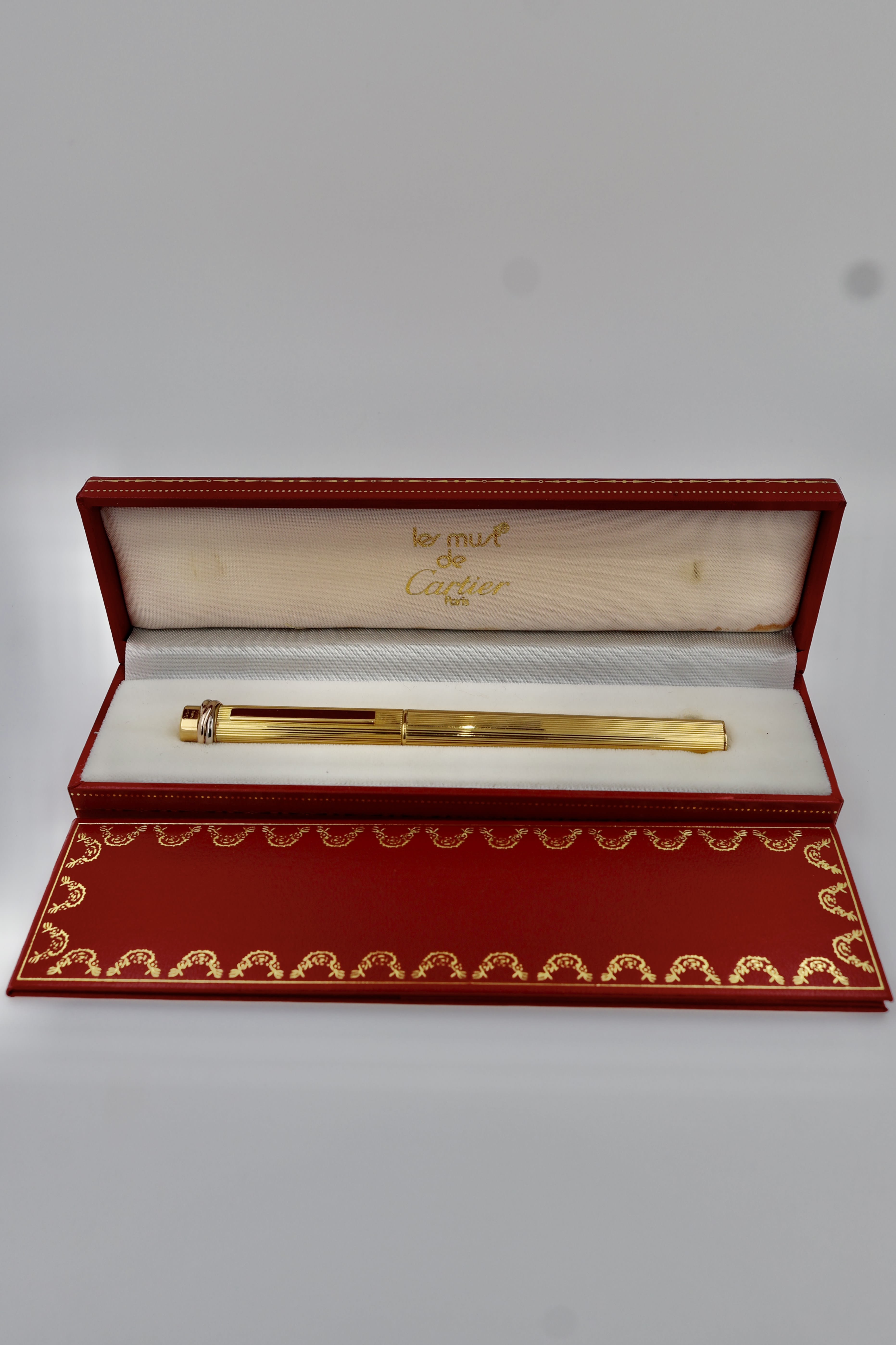 Cartier  Santos de Cartier roller pen view 2