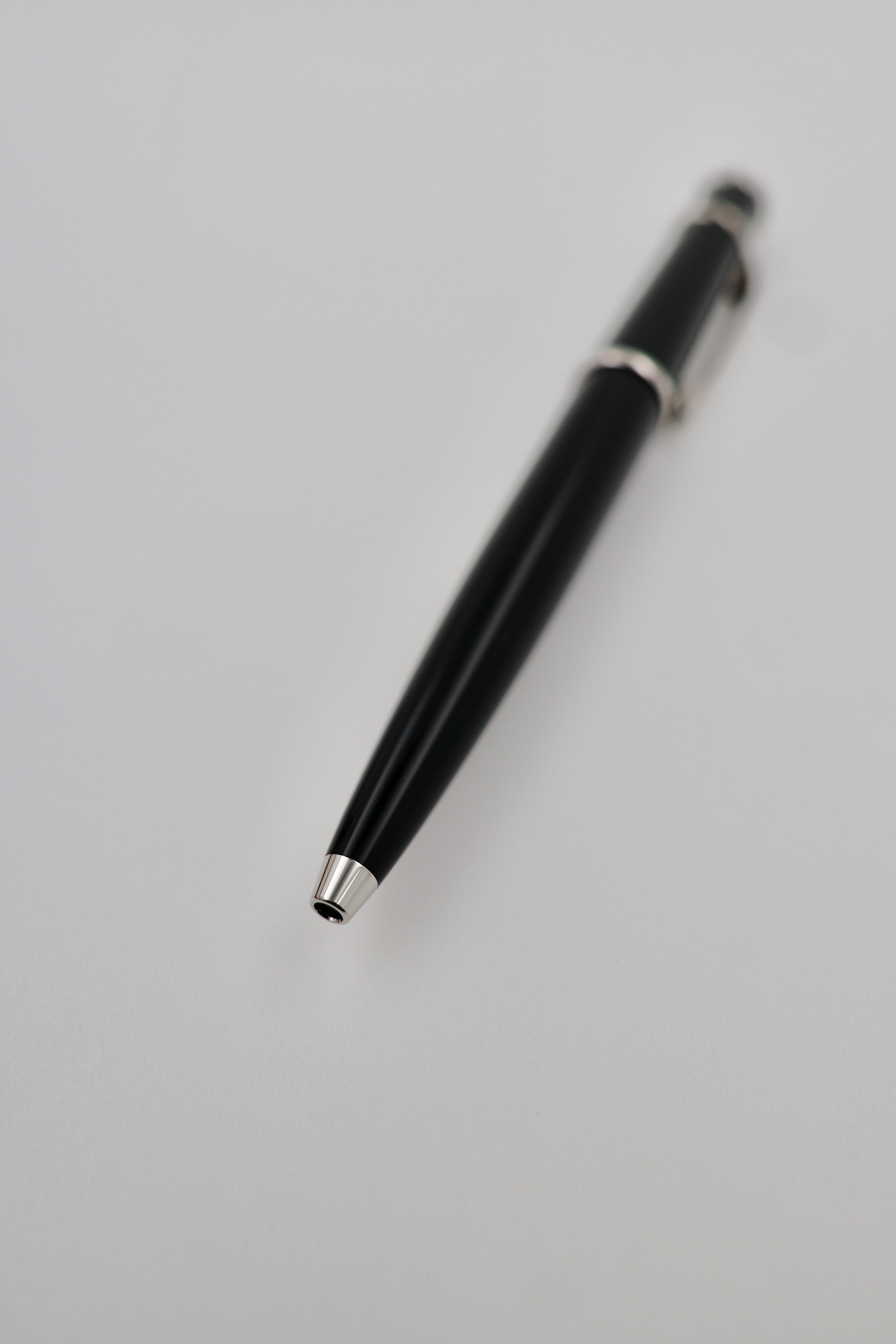 Cartier Diabolo de Cartier black lacquer ballpoint pen view 6