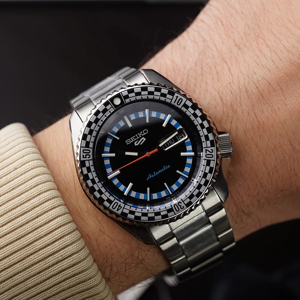Seiko  5 Sports Automatic watch view 2