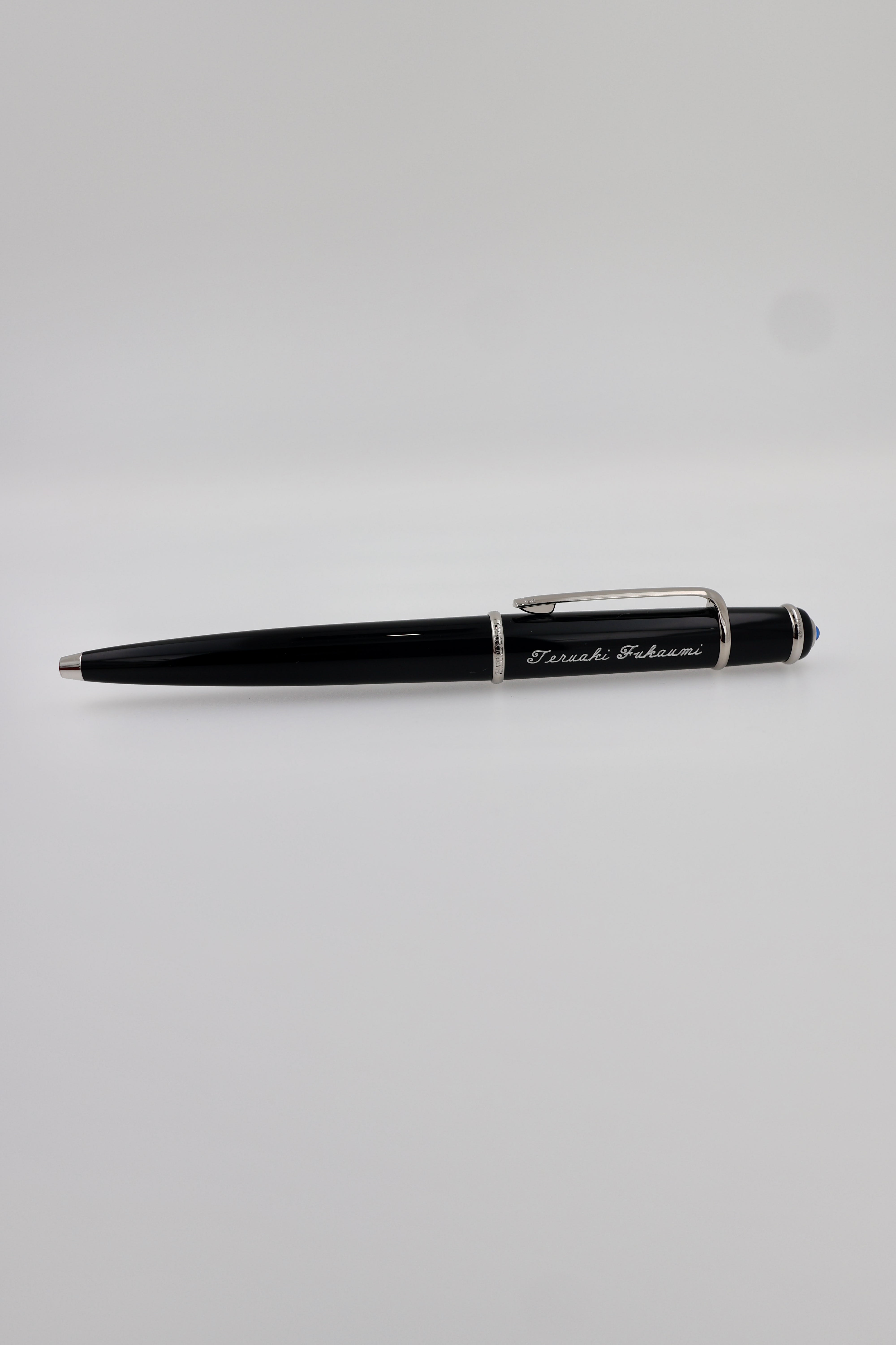 Cartier Diabolo de Cartier black lacquer ballpoint pen view 4