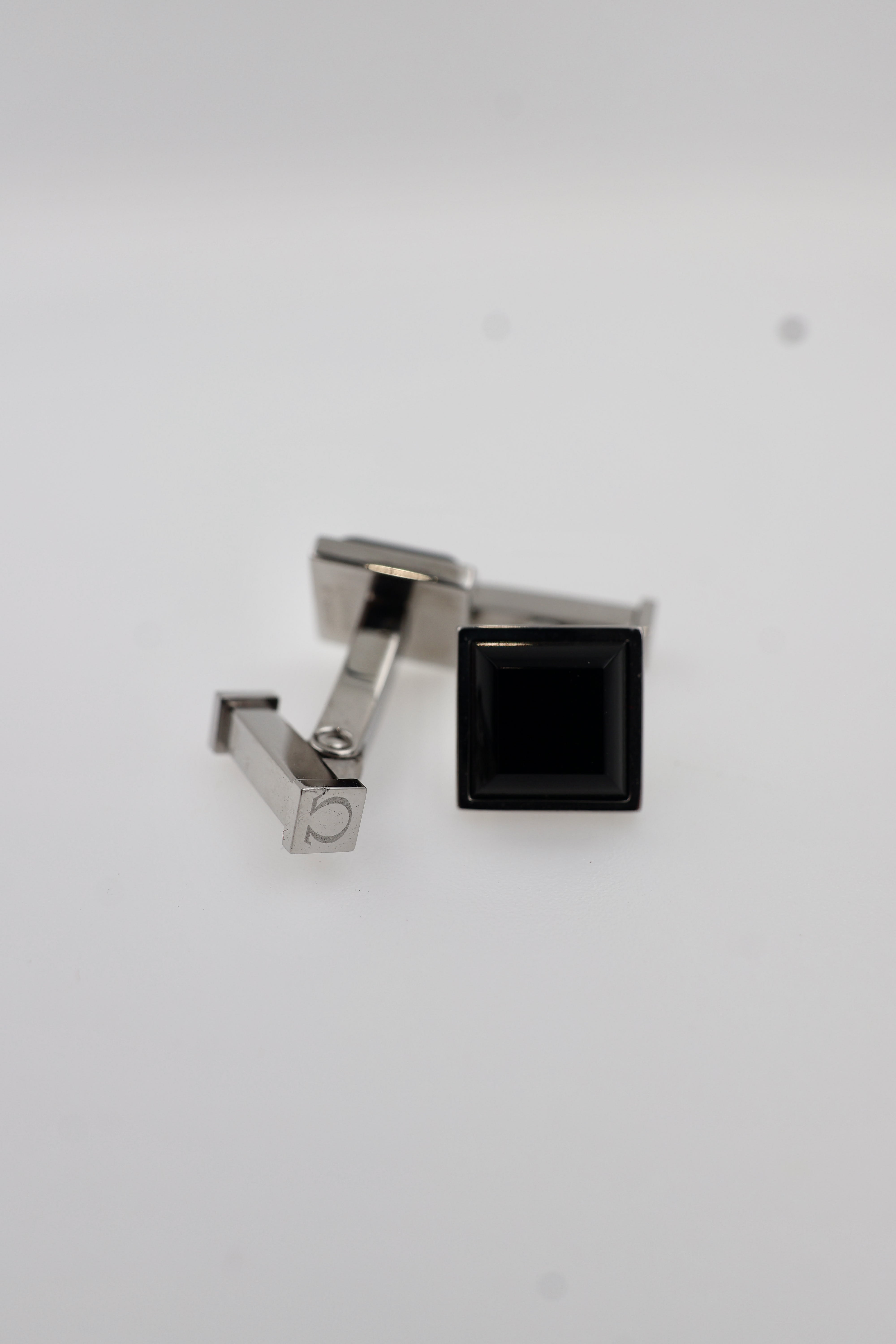 Omega Tateossian Square cufflinks view 3
