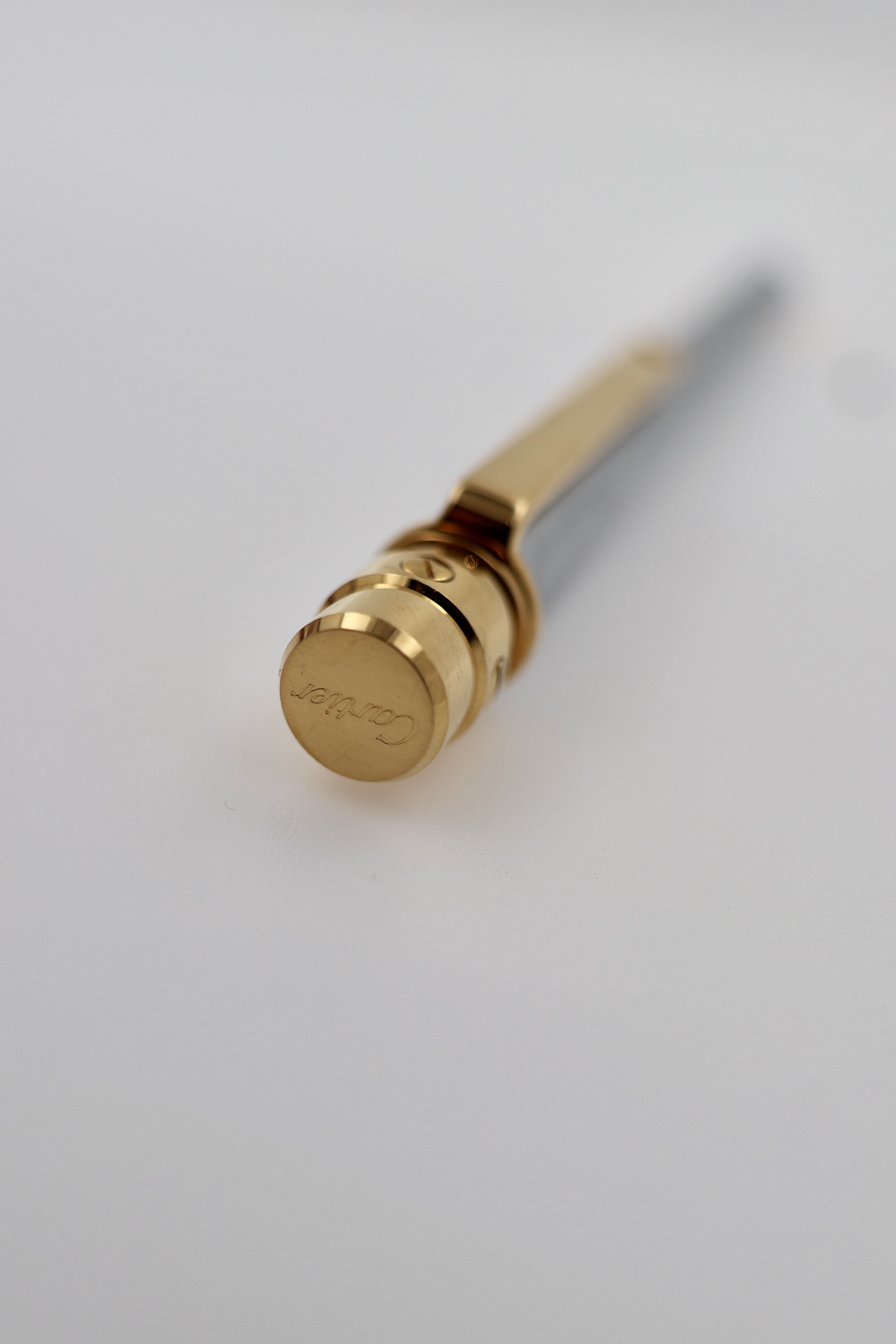 Cartier  Stylo Bille Must Ballpoint Pen view 3