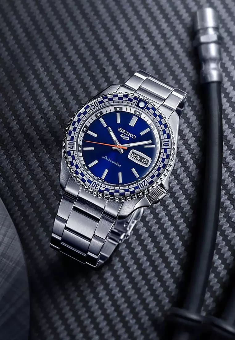 Seiko 5 Sports Automatic watch view 2