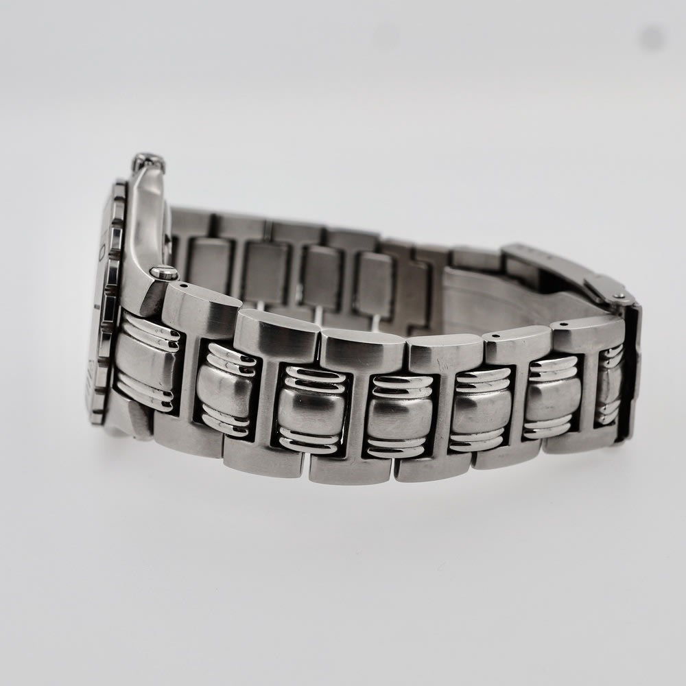 Gucci Diver 100m view 5