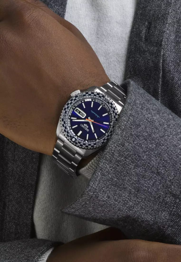 Seiko 5 Sports Automatic watch view 4