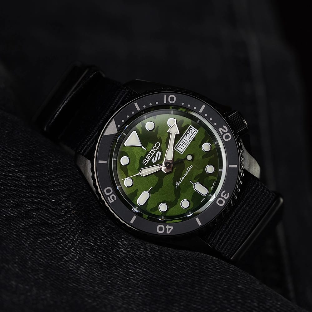 Seiko 5 Sports Automatic  view 3