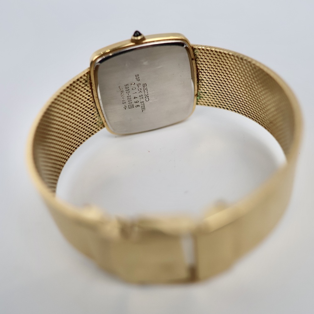 Seiko  Dolce Quartz view 5