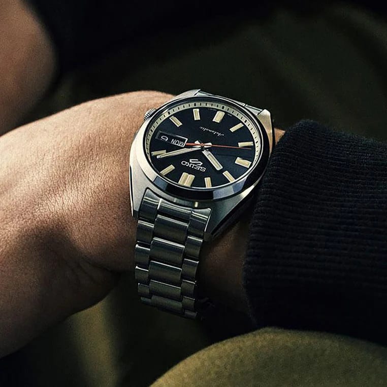 Seiko New 5 Sports watch view 4