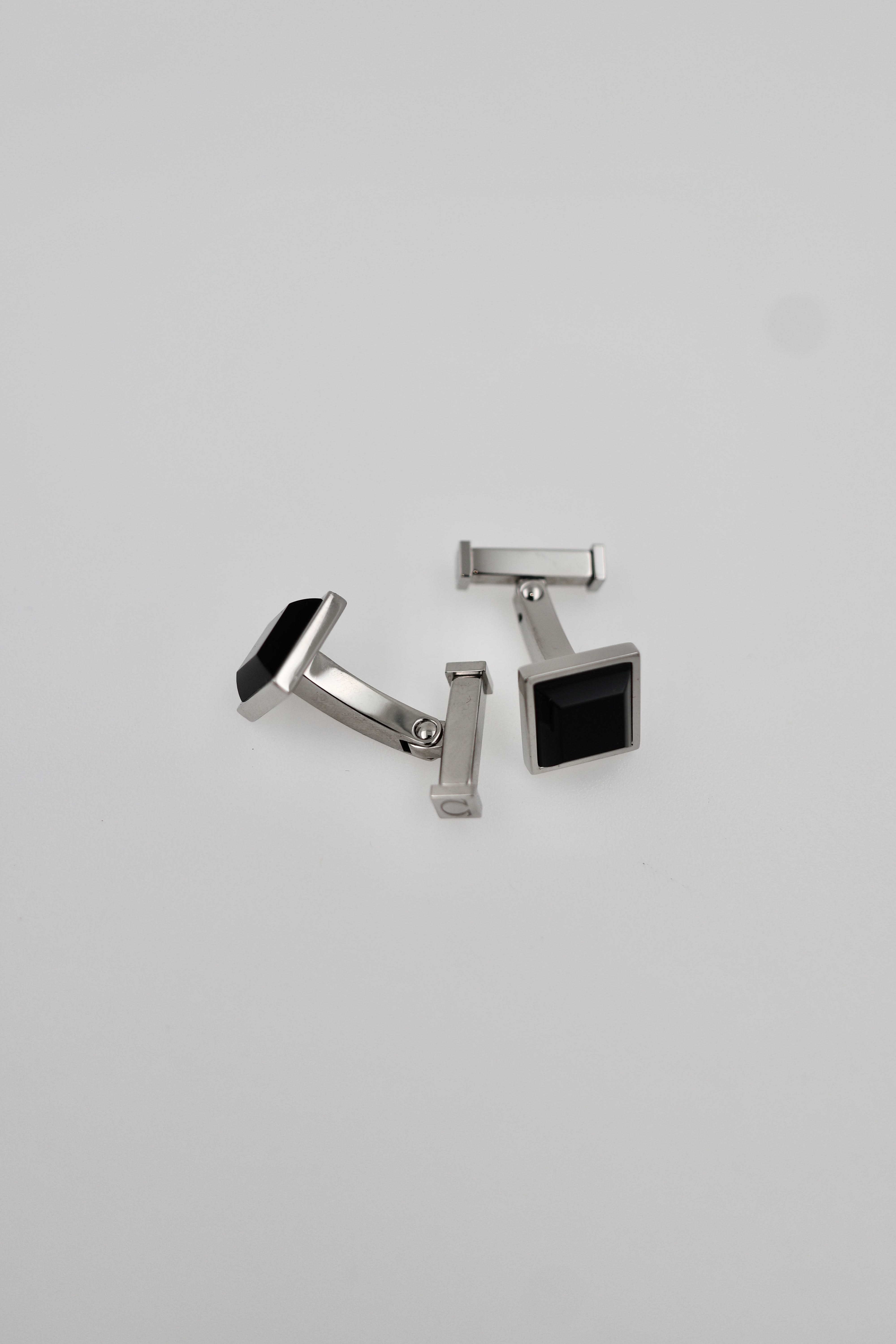 Omega Tateossian Square cufflinks view 4