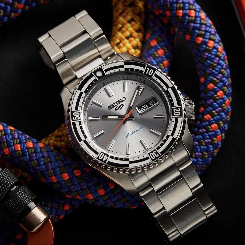 Seiko 5 Sports New Rally Diver Retro watch view 2