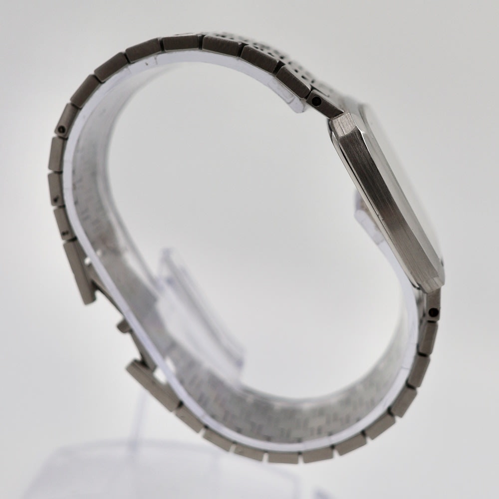 Seiko  Credor Quartz view 3