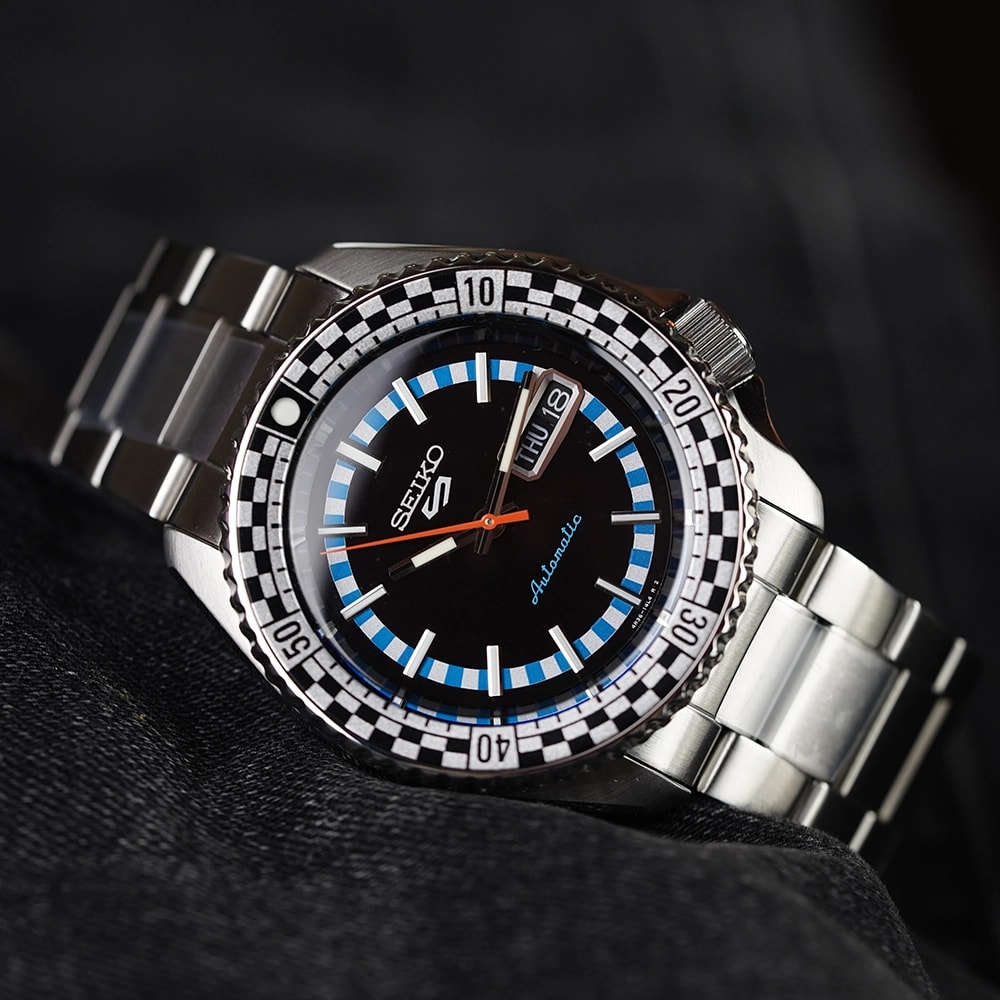 Seiko  5 Sports Automatic watch view 3
