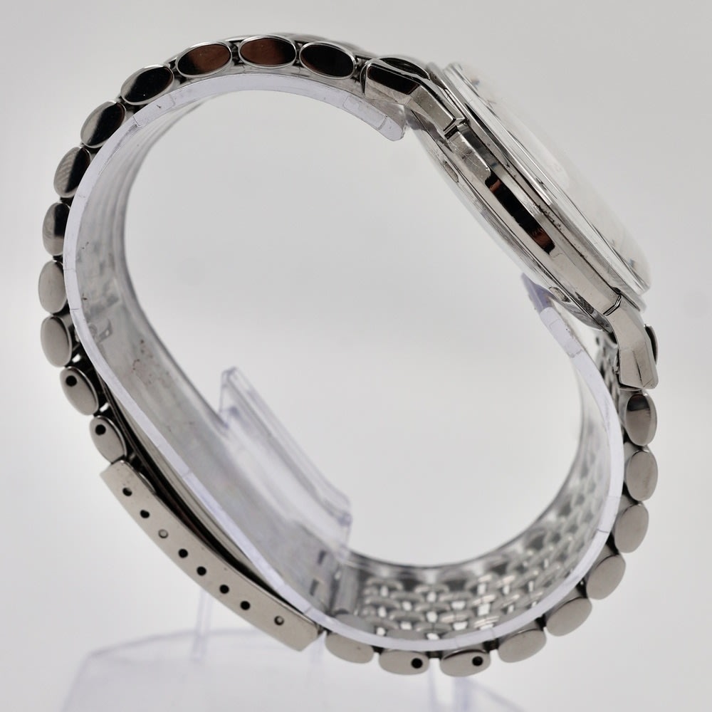Omega Constellation Pie Pan Chronometer view 3