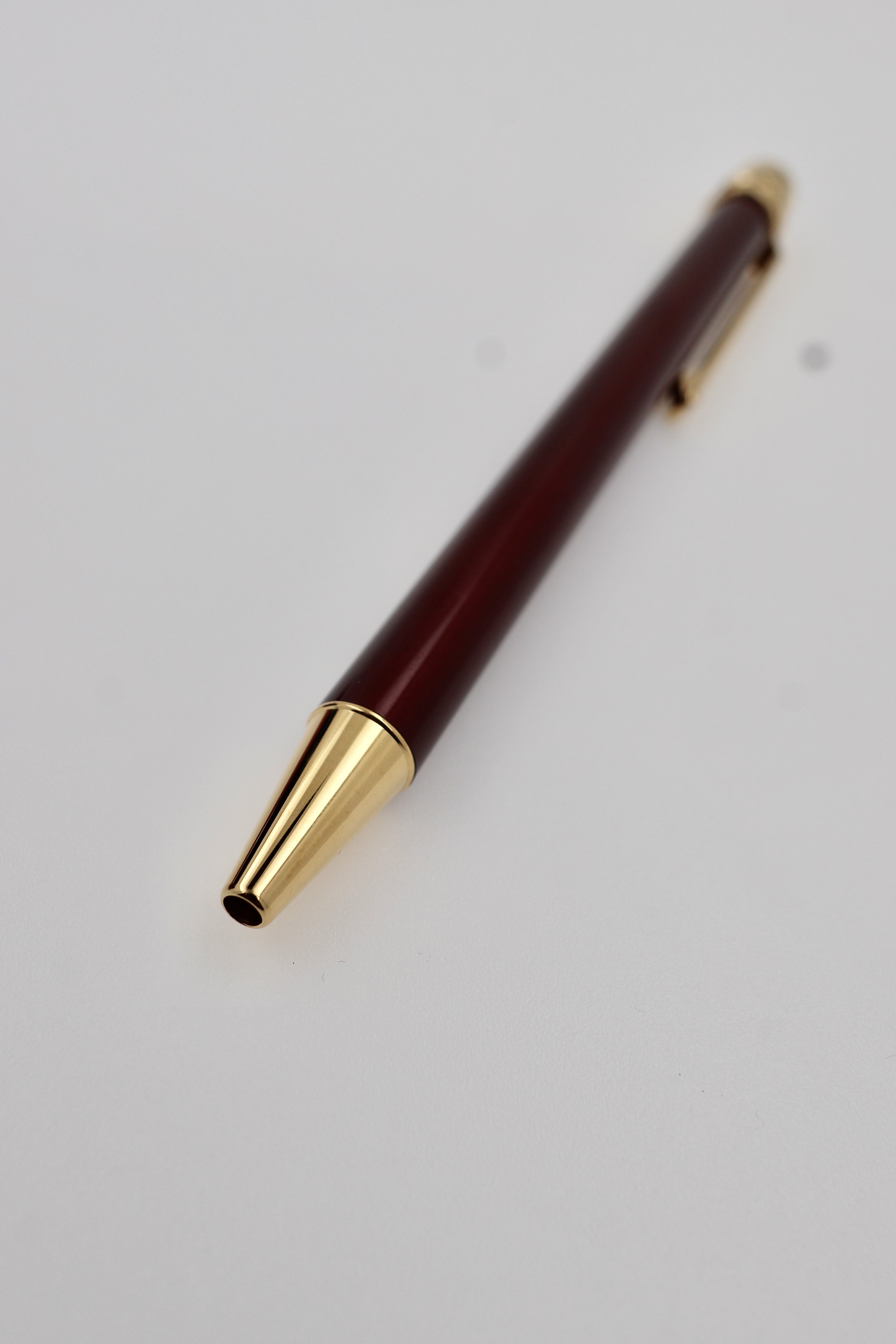 Cartier Ballpoint Pen Santos Bordeaux Lacquer view 4